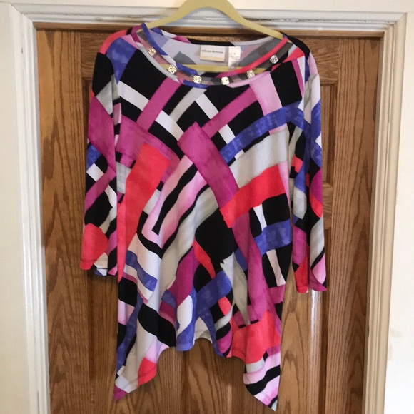 3/4 length sleeve abstract print top - Picture 2 of 4